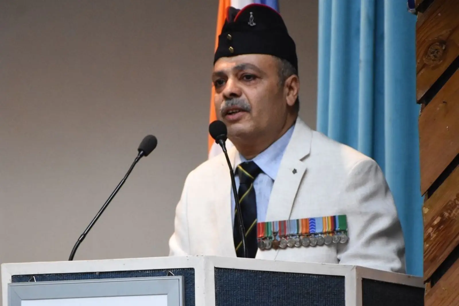 Director SDA addressing a gathering and sharing some nostalgic moments with Braveheart Maj Sudhir Walia, Ashok Chakra, Sena Medal and Bar (posthumous) at the launch of book “Rambo’’, life story of the Braveheart!

                            